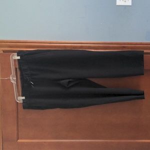 Pull on Lululemon cropped pants